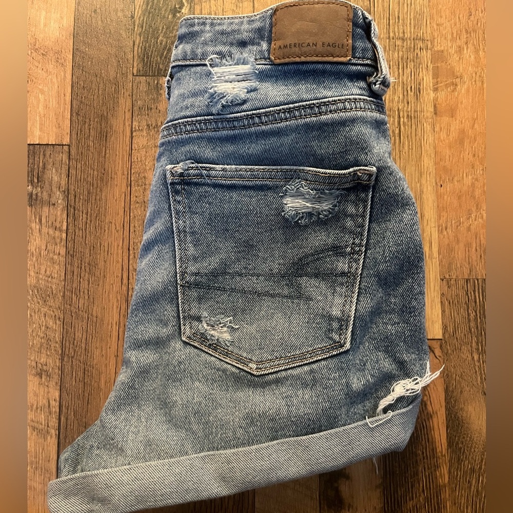 American Eagle Outfitters Women's Ripped Blue Size 2 Jean Mom Shorts - Picture 4 of 6